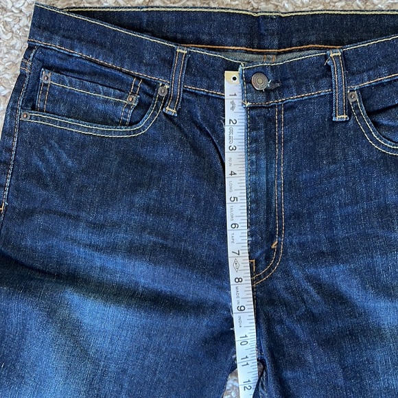 Levi’s Men’s Navy Blue Jeans with lighter knees and Zipper Fly. Size 36x32 - Picture 9 of 11